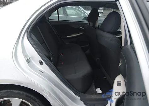 2011 Toyota Corolla S z USA, uszkodzony, nr VIN 2T1BU4EE6BC653773